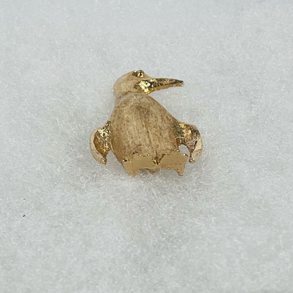 Penguin Brooch - Picture 2 of 9